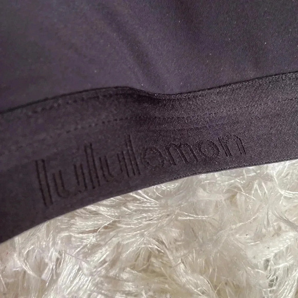 LULULEMON top size 36C - Picture 2 of 5